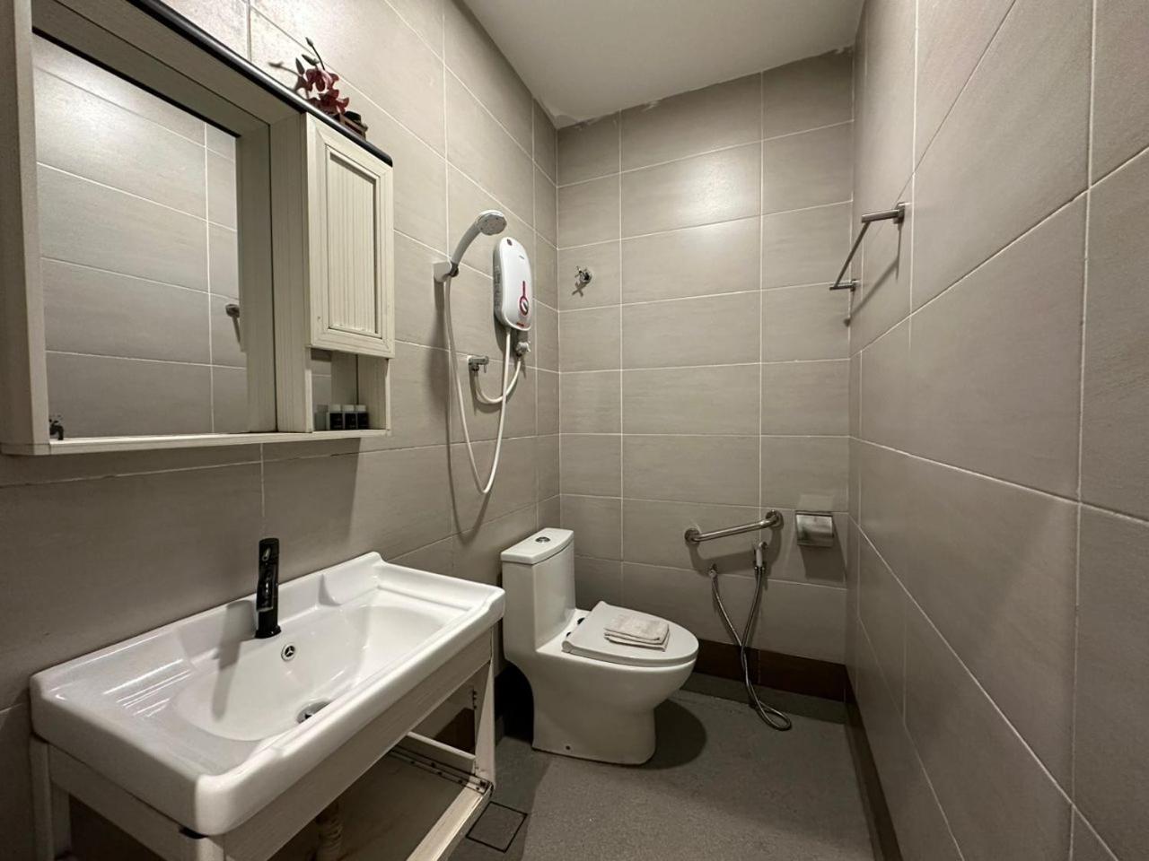 Wf Motel Кулим Екстериор снимка