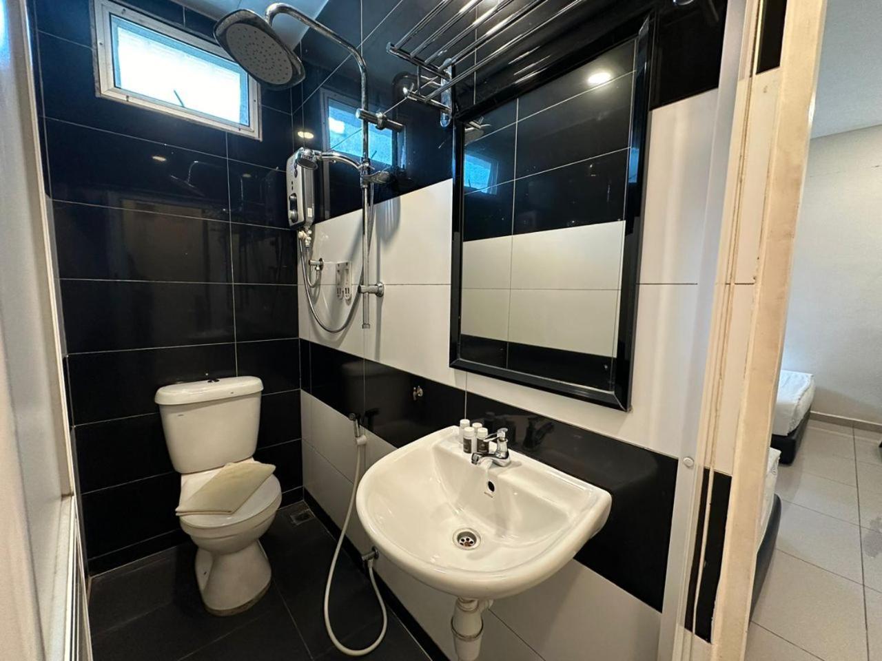 Wf Motel Кулим Екстериор снимка